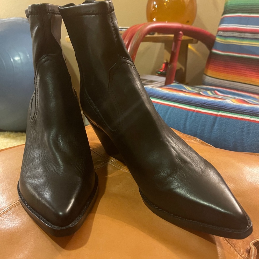 Dolce Vita never worn pointy toe black bootie.